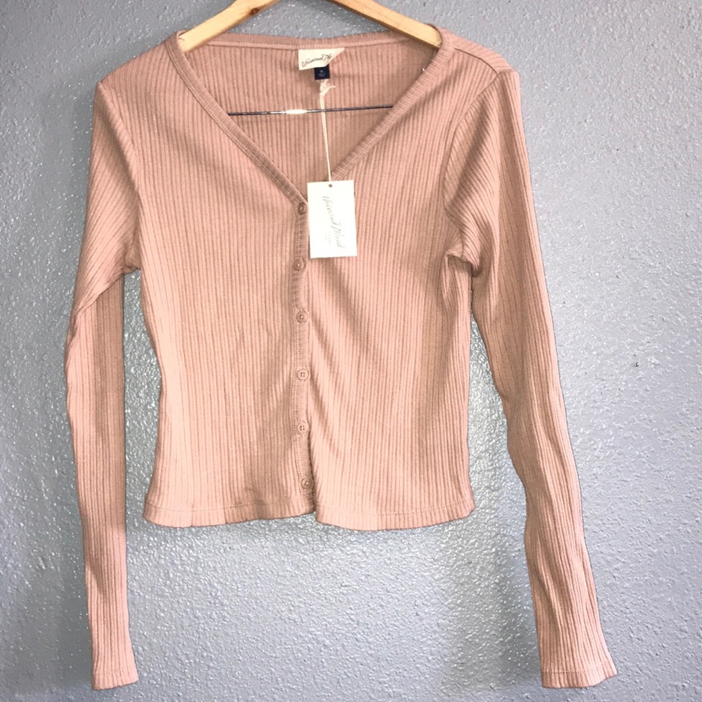 Universal Thread Button Down